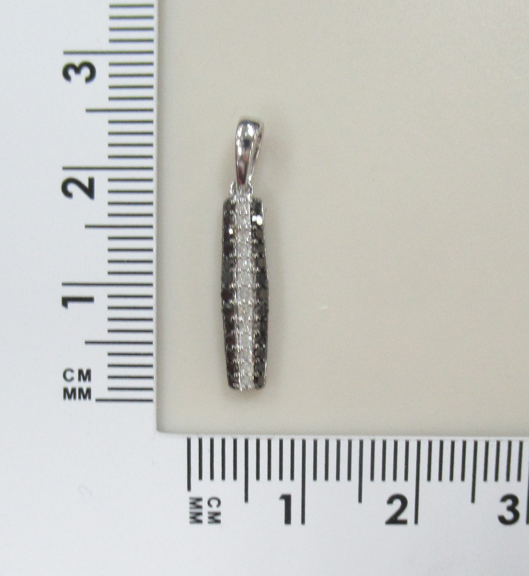 Серебряная подвеска с бриллиантами